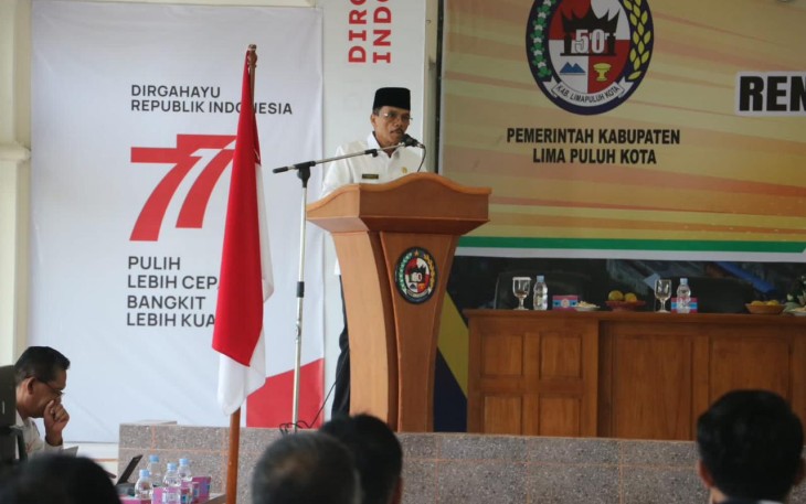 Bupati Limapuluh Kota, Safaruddin membuka Forum Konsultasi Publik Rancangan Awal RKPD Kabupaten Limapuluh Kota  tahun 2024.
