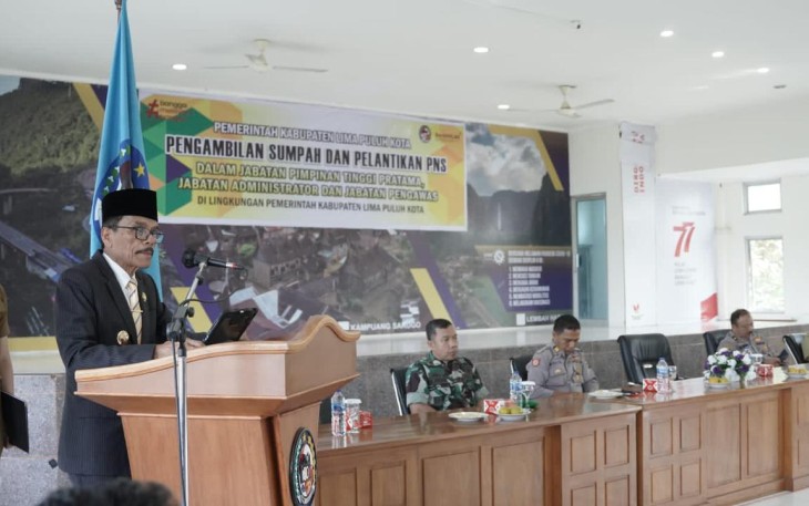 Bupati Limapuluh Kota, Safaruddin mengawali sambutannya di Aula Kantor Bupati Limapuluh Kota, Sarilamak.
