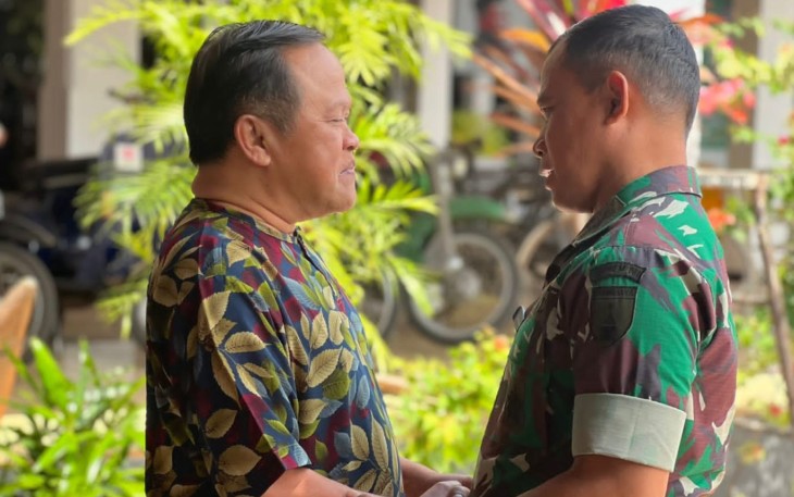 Danrem 081/DSJ Kolonel Inf Deni Rejeki saat bersama Kirun