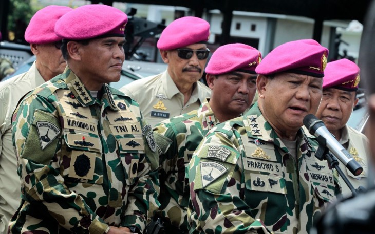 Menhan Prabowo Subianto saat menjadi warga kehormatan Korps Marinir 