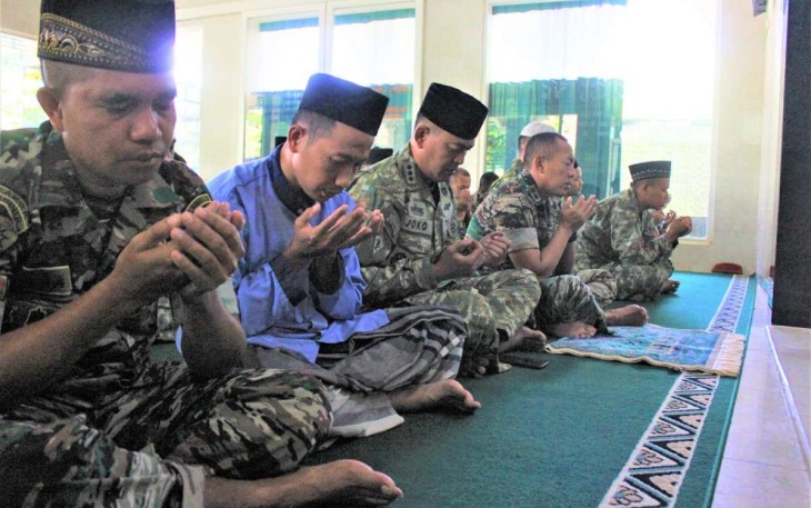 Doa bersama prajurit Menarmed 2 Kostrad 