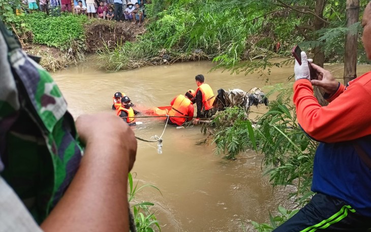 Penemuan mayat di Sungai Desa Dengkek Pati