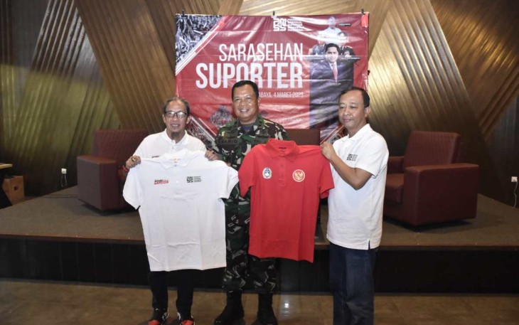 Pangdam V Brawijaya Mayjen TNI Farid Makruf dalam sarasehan supporter sepakbola Jatim