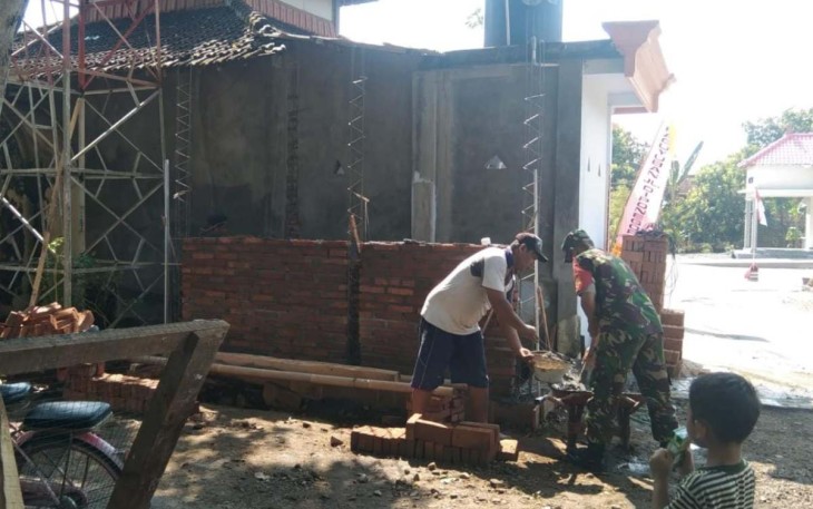 Pembangunan pagar masjid wilayah desa binaan 