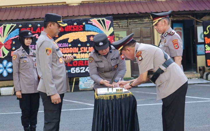 Kapolrestabes Makassar Kombes Pol Budi Haryanto saat sertijab personel