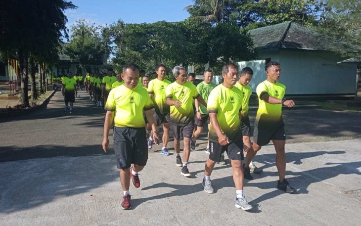 Olahraga bersama prajurit Kodim 0801/Pacitan 