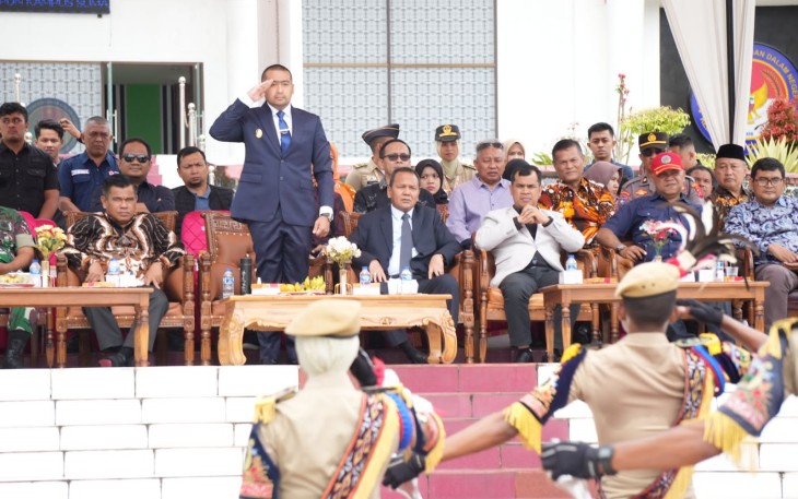 Wakil Gubernur Sumatra Barat Audy Joinaldy, pimpinan apel rangkaian peringatan Dies Natalis IPDN ke-67 berlangsung di Kampus IPDN Sumbar, baru-baru ini.