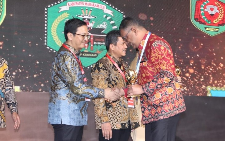 Pemkab Benteng Terima Penghargaan UHC dari Wapres RI 