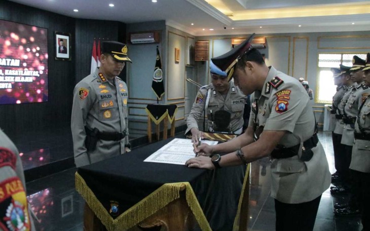 Kapolresta Malang Kota Kombes Pol Budi Hermanto saat sertijab