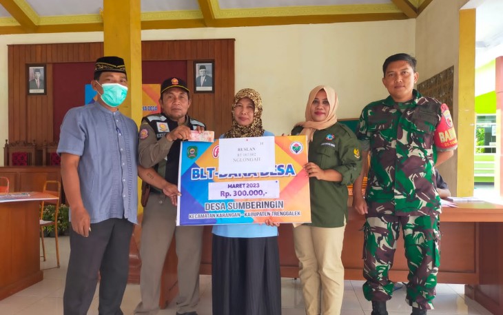 Penyaluran BLT DD wilayah desa binaan 
