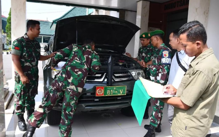 Pemeriksaan kendaraan dinas Korem 081/DSJ