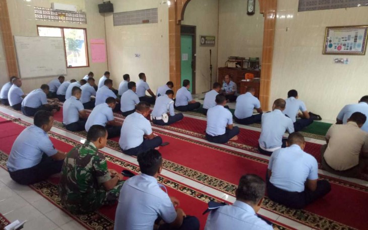 Suasana ramadhan personel lanud Sutan Sjahrir 
