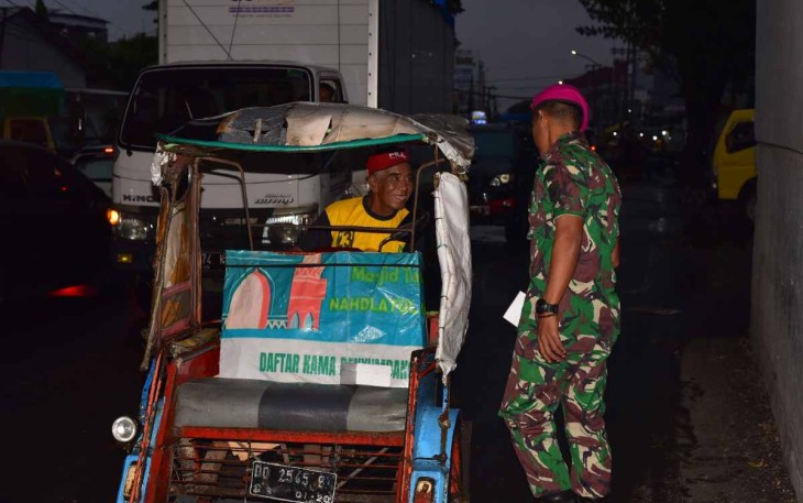 Takjil gratis Lantamal VI Makassar 