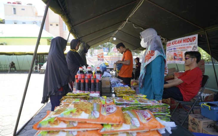 Pasar murah Korem 143/HO
