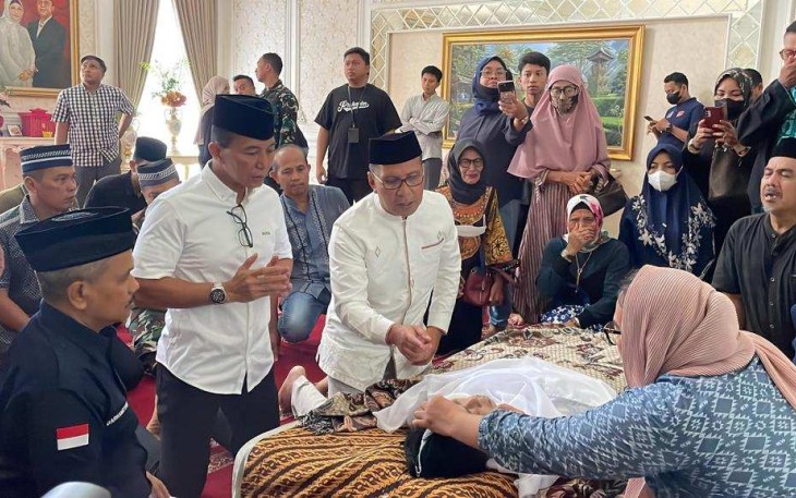 Pangdam XIV Hasanuddin Mayjen TNI Dr Totok Imam Santoso melayat ke rumah duka 
