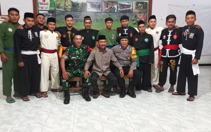 Pertemuan bersama perguruan silat wilayah desa binaan 