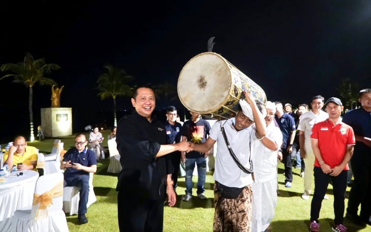 Bambang Soesatyo bertakbir di Bali, Jum'at (21/4)