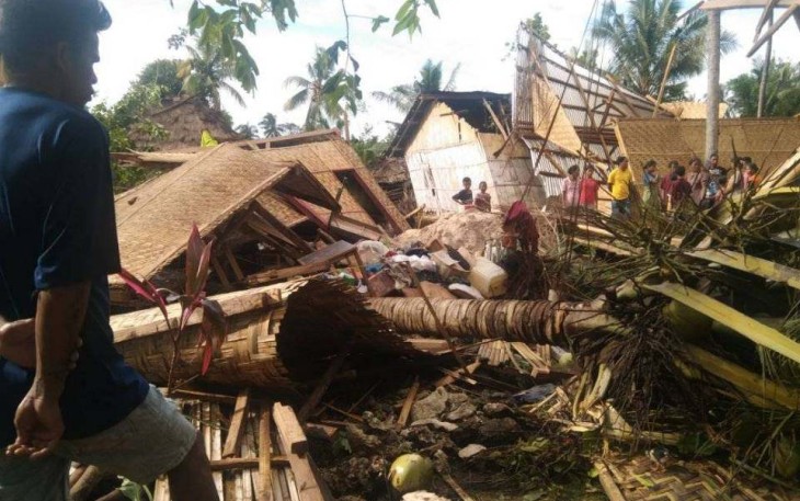 Rumah warga rusak berat diterjang angin