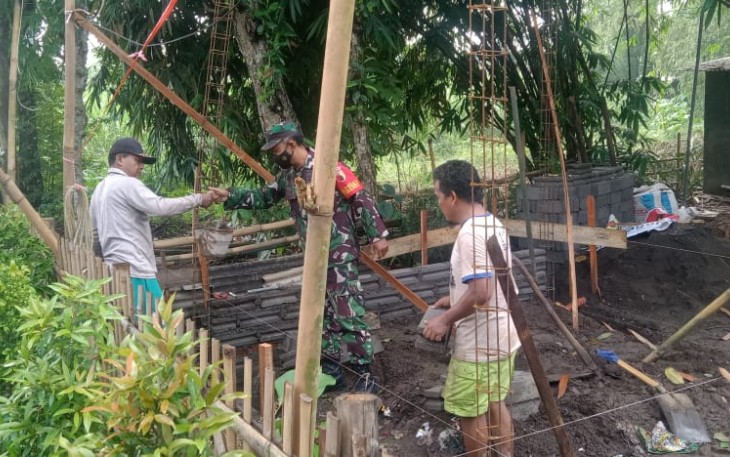 Gotong royong rehab rumah warga binaan 