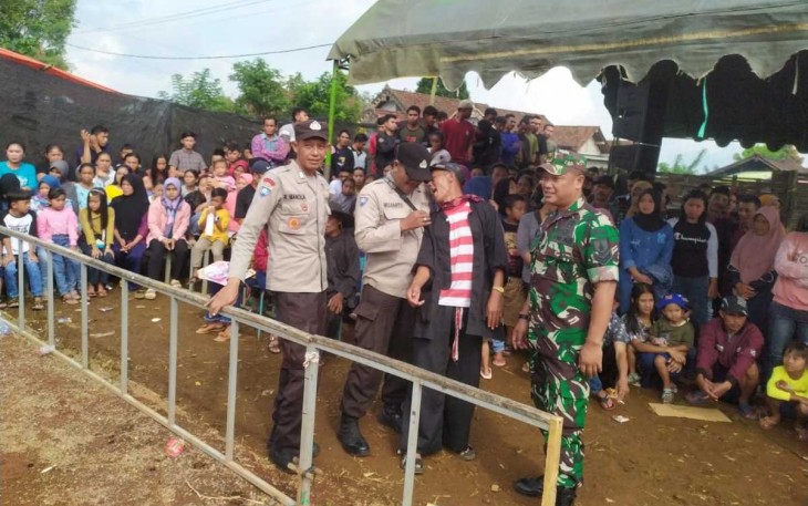 Pengamanan kesenian reog di wilayah desa binaan 