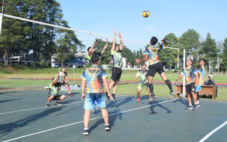 Olahraga voli bersama Pasis Seskoau A-60 