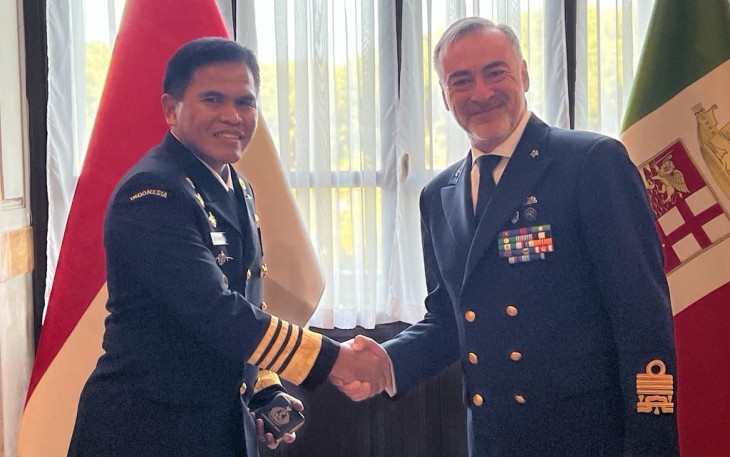 Kasal Laksamana TNI Muhammad Ali bersama Chief of Italian Navy Admiral Enrico Credendino di Pallazo Della Marina, Roma, Jum'at (5/5)