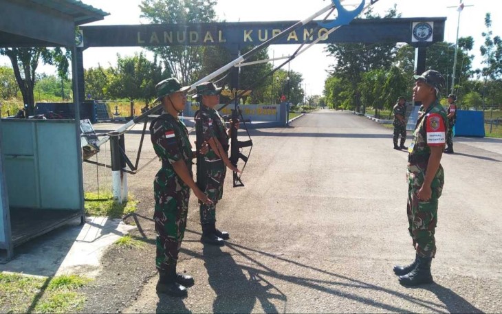 Latihan PDD khas TNI AL di Lanudal Kupang
