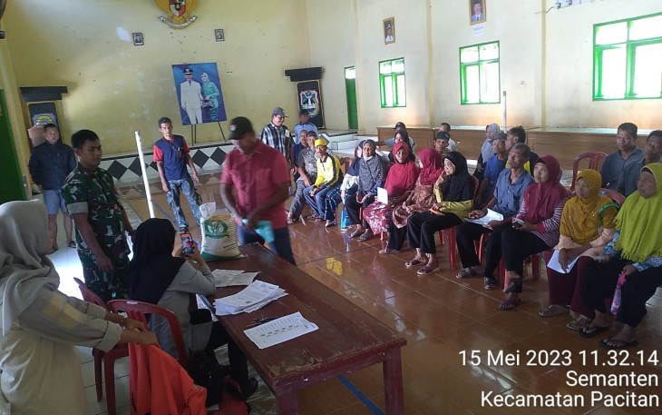 Pendistribusian bantuan beras wilayah desa binaan 