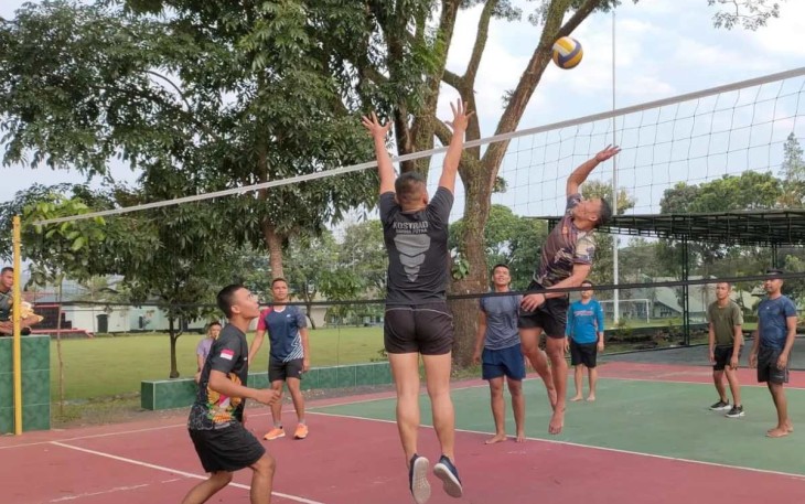 Olahraga Voli Prajurit Menarmed 2 Kostrad 