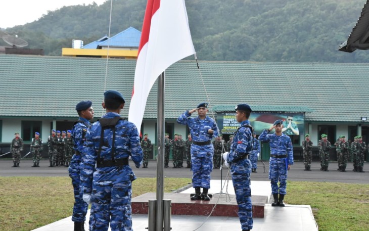 Upacara bendera 17-an Korem 023/KS