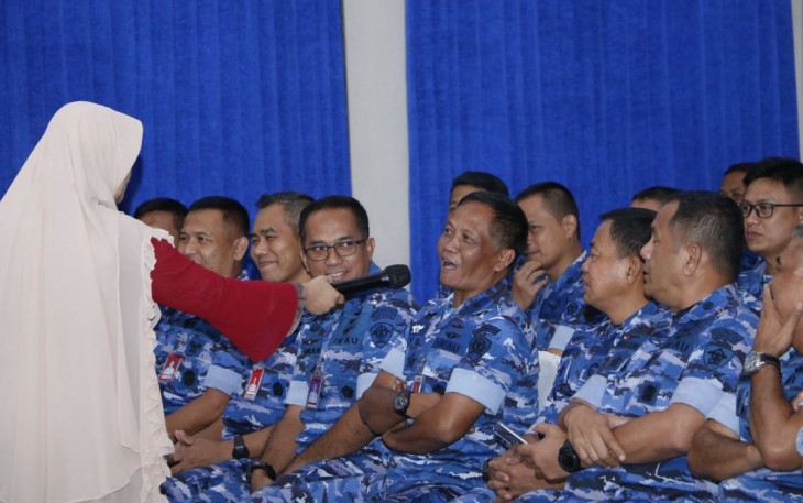 Sesi tanya jawab dalam ceramah psikologi di Koharmatau, Rabu (17/5)