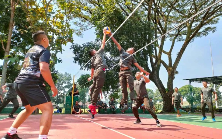 Olahraga Voli Prajurit Menarmed 2 Kostrad 