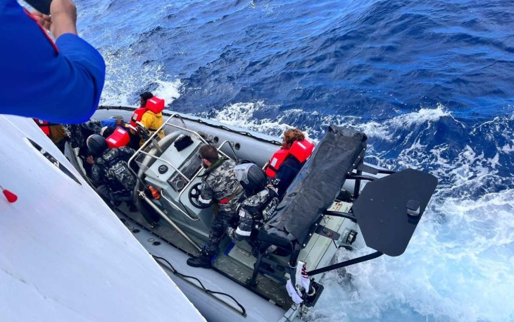 Penjemput 12 Nelayan Terdampar di perairan Australia 