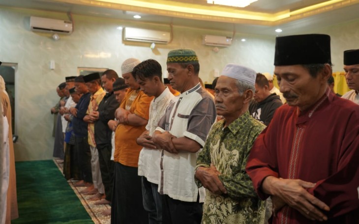 Sholat subuh berjamaah 