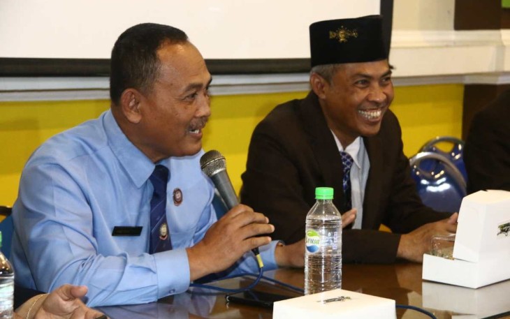 Kasatdik SMA Hang Tuah 2 Sidoarjo Hadi Sukiyanto saat studi tiru di SMA NU 1 Gresik