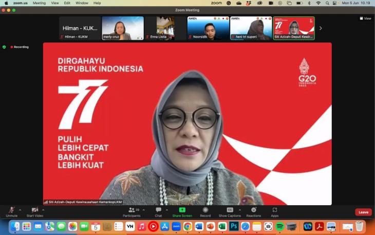 Deputi bidang Kewirausahaan Siti Azizah 