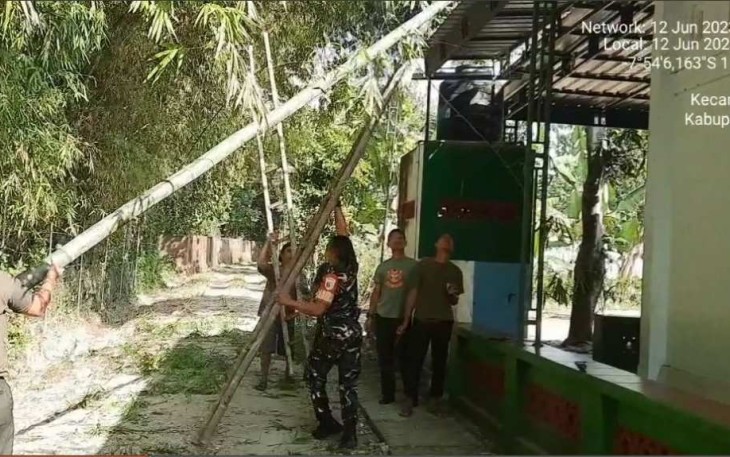 Kerja bakti bersama warga binaan
