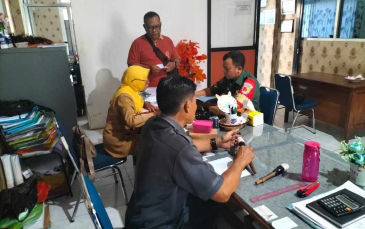 Puldata di kantor desa binaan 