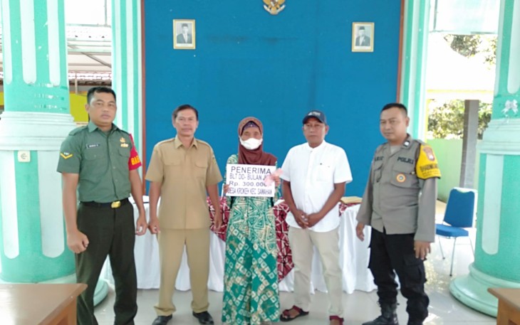 Penyaluran BLT DD wilayah desa binaan 