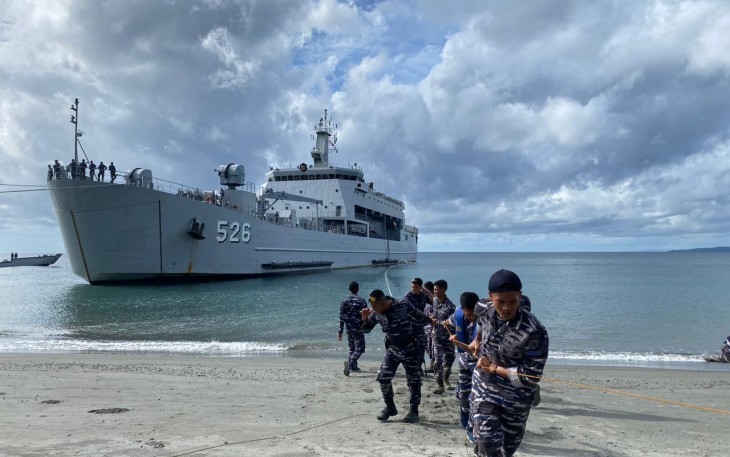 Satfib Koarmada III saat latihan Beaching dan Retrack