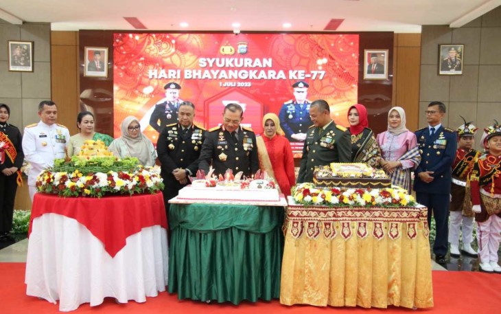 Danlanud Sutan Sjahrir Kolonel Nav Saeful Rakhmat (paling kanan) 
