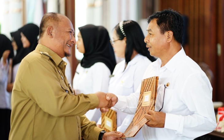 Penyerahan SK PPPK JF guru oleh Pj Bupati Pati