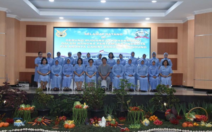 Foto bersama PIA Ardhya Garini Bakorda Bandung, Selasa (4/7)