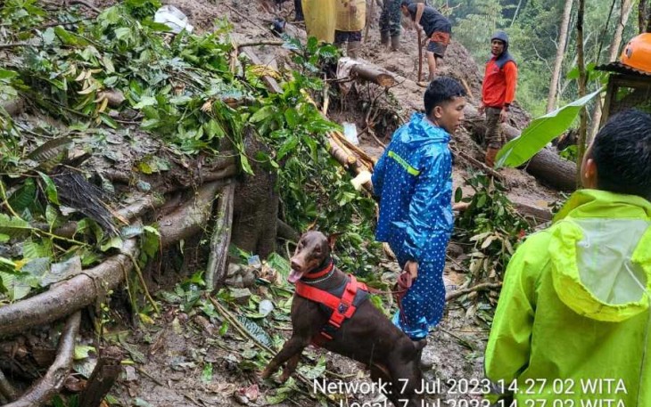 Pencarian korban longsor di desa Tribhuana Kecamatan Abang, Kabupaten Karangasem Provinsi Bali, Jum'at (7/7)
