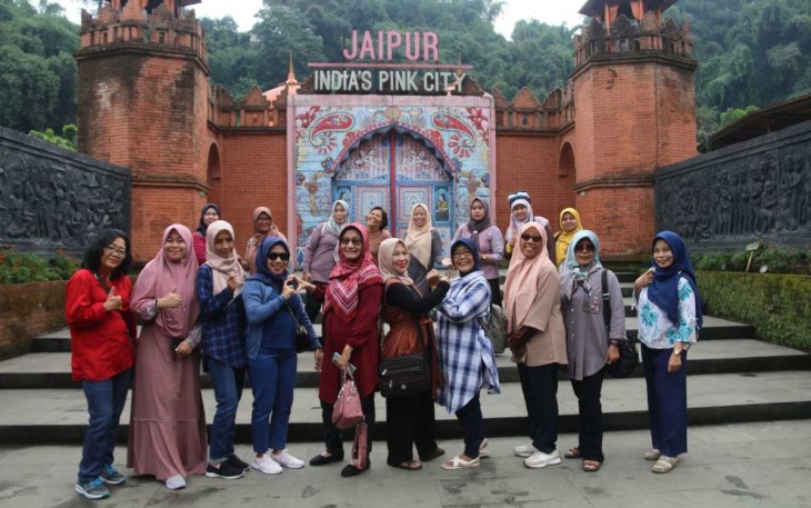 Rekreasi Keluarga Besar SMP Hang Tuah 5 Sidoarjo, Bandung, Sabtu (8/7)