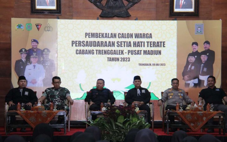 Dandim 0806/Trenggalek Letkol Kav Peddy Adi Prasetyo saat memberikan wasbang