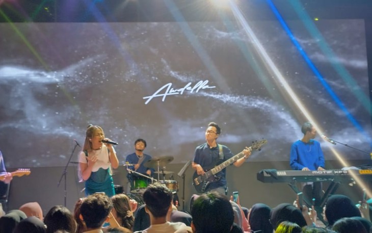 Awdella saat hibur pengunjung Paolo Fest Kota Batu