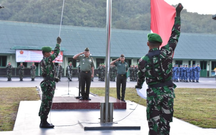 Upacara bendera prajurit Korem 023/KS