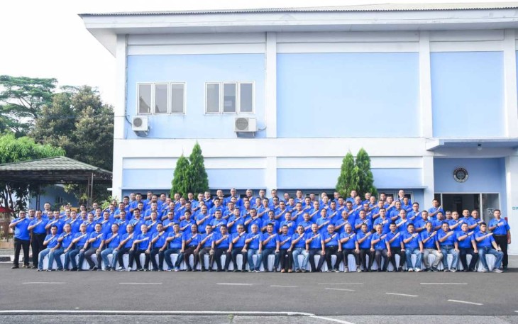 Foto bersama perwira korps teknik TNI AU di Skatek 021 Halim Perdanakusuma, Jakarta 