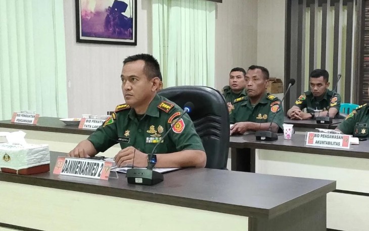 Danmenarmed 2 Kostrad Kolonel Arm Joko Setiyo Kurniawan saat mengikuti sosialisasi  